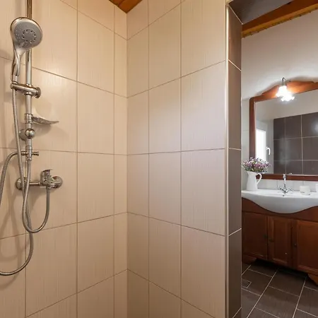 Mikros Paradeisos Appartement *