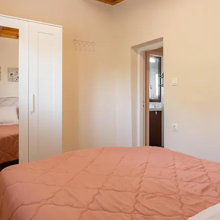 Mikros Paradeisos Appartement Theológos