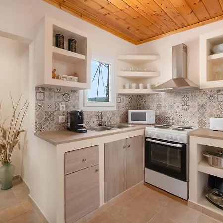 Mikros Paradeisos Theológos