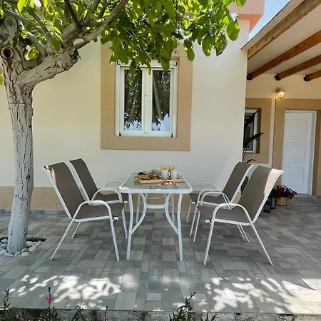 Mikros Paradeisos Daire