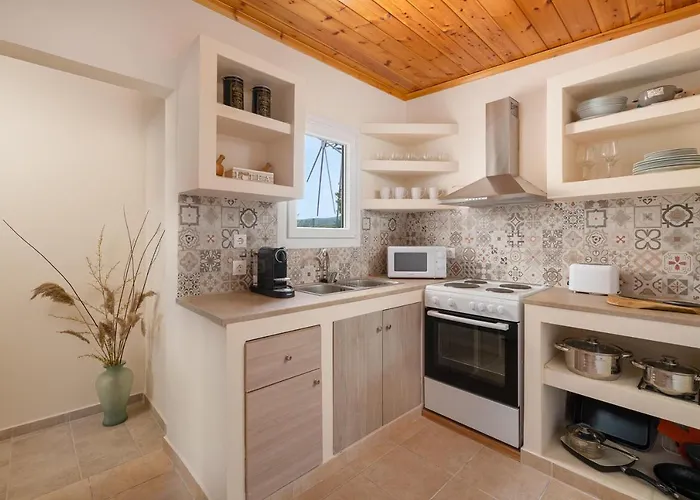 Mikros Paradeisos Theológos