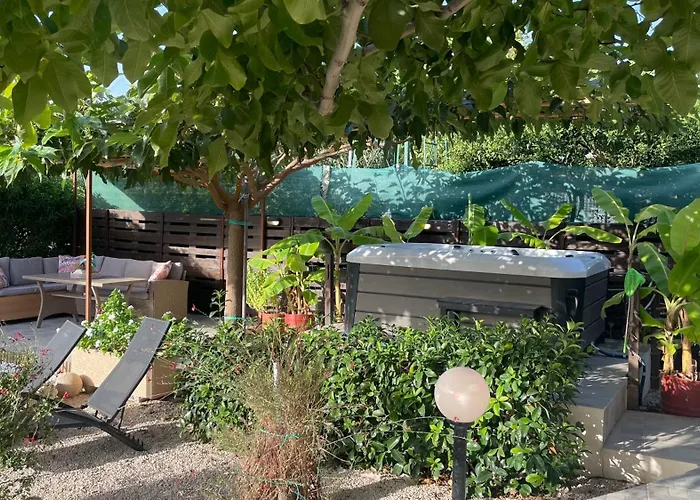 Mikros Paradeisos Theológos